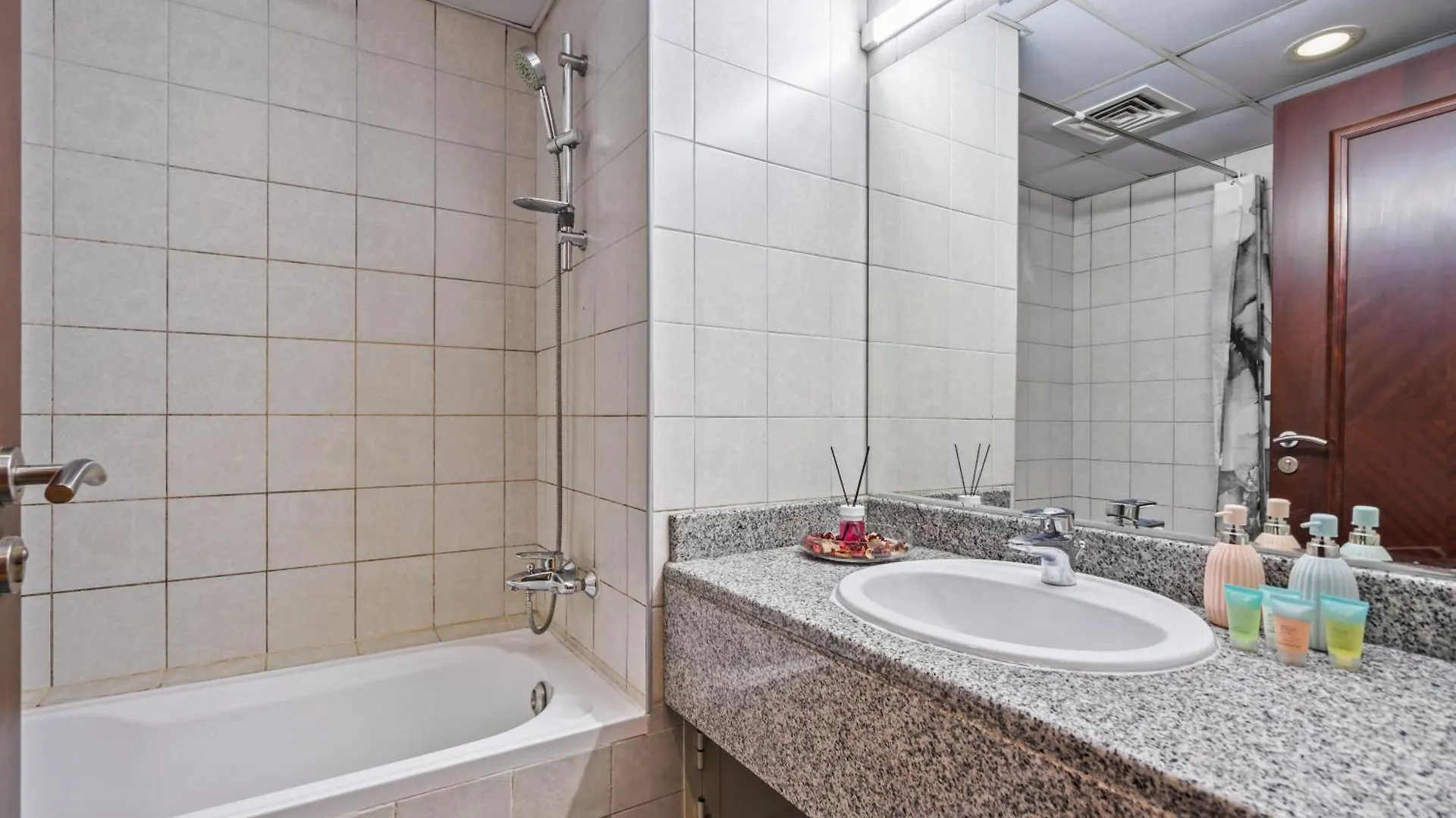 Peaceful Apt Near Jbr Dubai